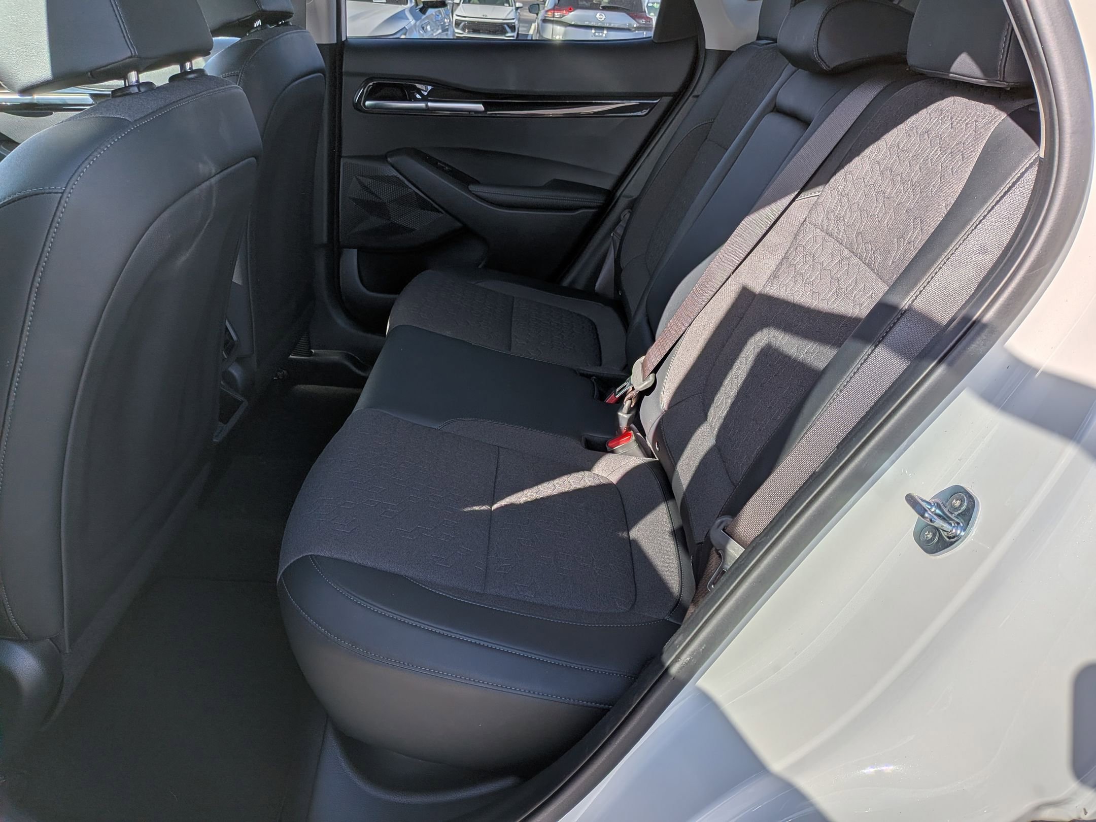 Used 2025 Kia Seltos S FWD image 30