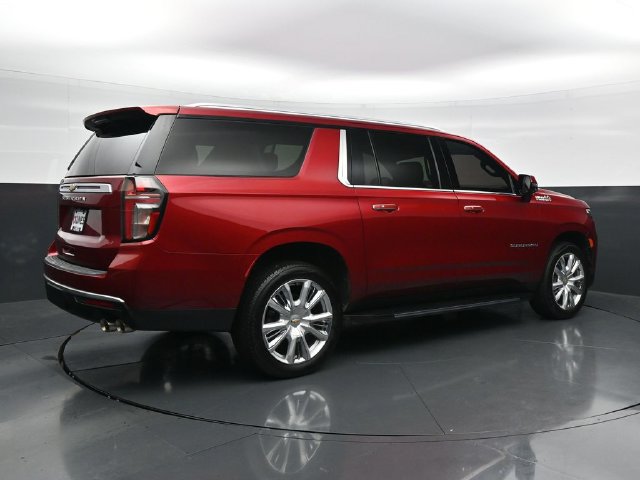 Used 2022 Chevrolet Suburban High Country AWD/4WD image 2