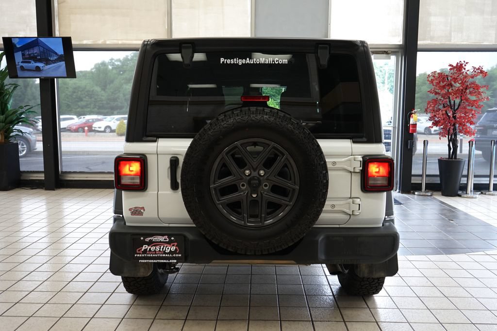 Used 2024 Jeep Wrangler Unlimited Sport AWD/4WD image 16