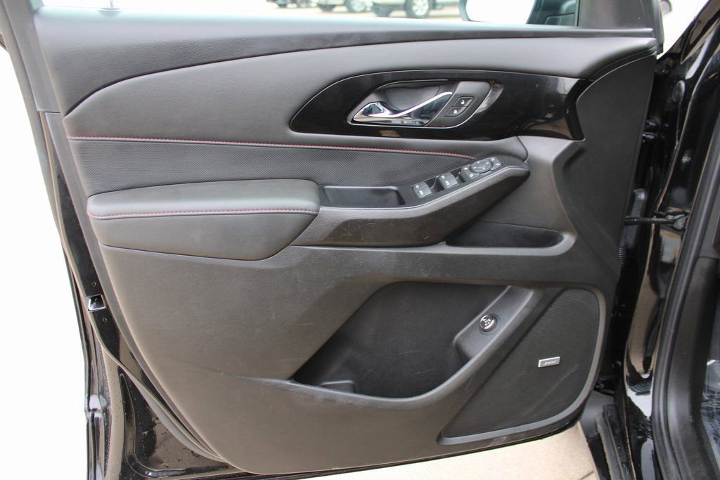 Used 2023 Chevrolet Traverse RS image 45