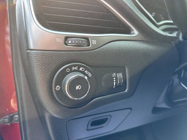 Used 2019 Jeep Cherokee Latitude w/ Popular Appearance Group image 23