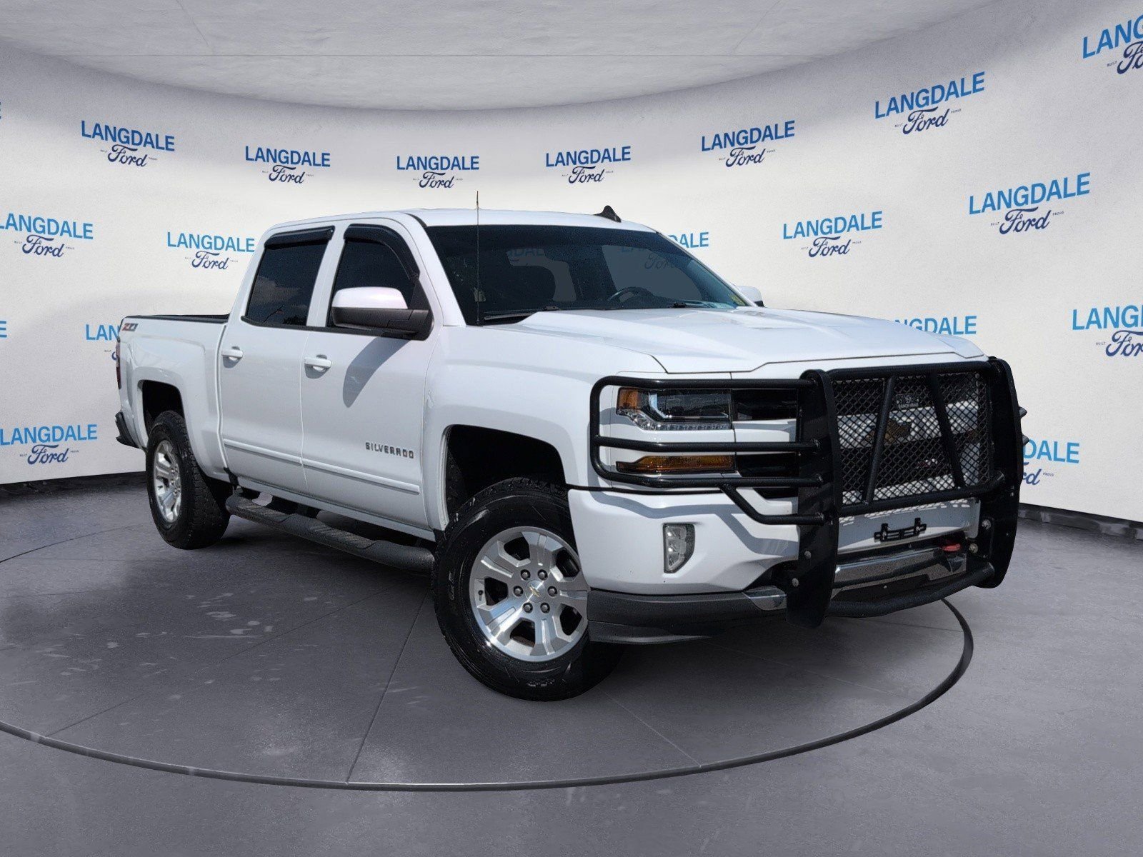 Used 2017 Chevrolet Silverado 1500 LT w/ All Star Edition AWD/4WD image 2