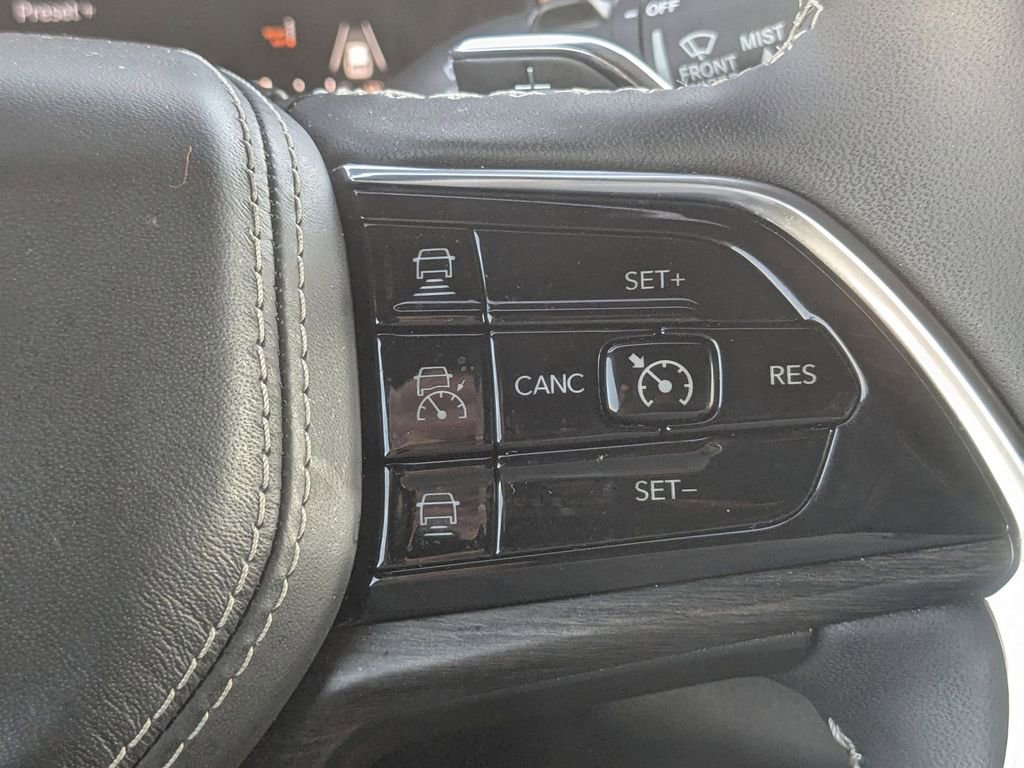 Used 2024 Jeep Grand Cherokee L Overland w/ Rear Seat Video Group I image 19