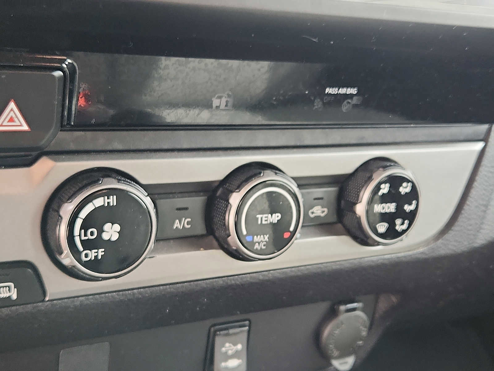 Used 2018 Toyota Tacoma SR w/ SR Convenience Package image 15