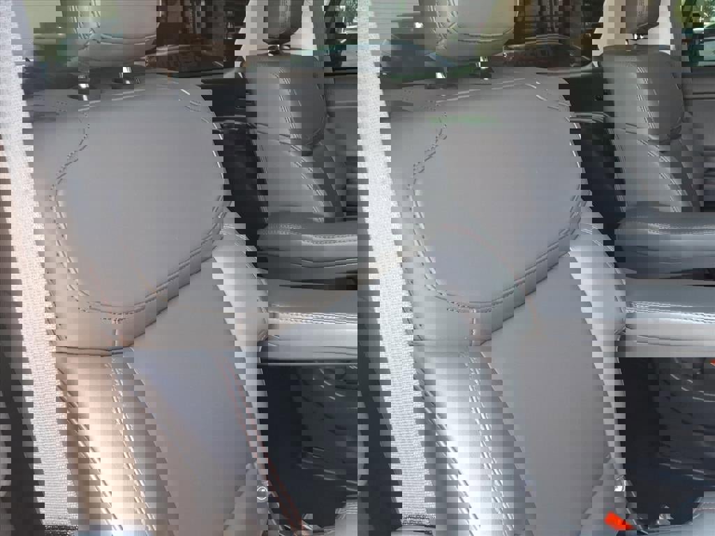 Used 2025 Ford Expedition Active image 16