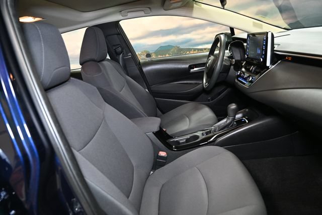 Used 2020 Toyota Corolla LE w/ LE Premium Package FWD image 52