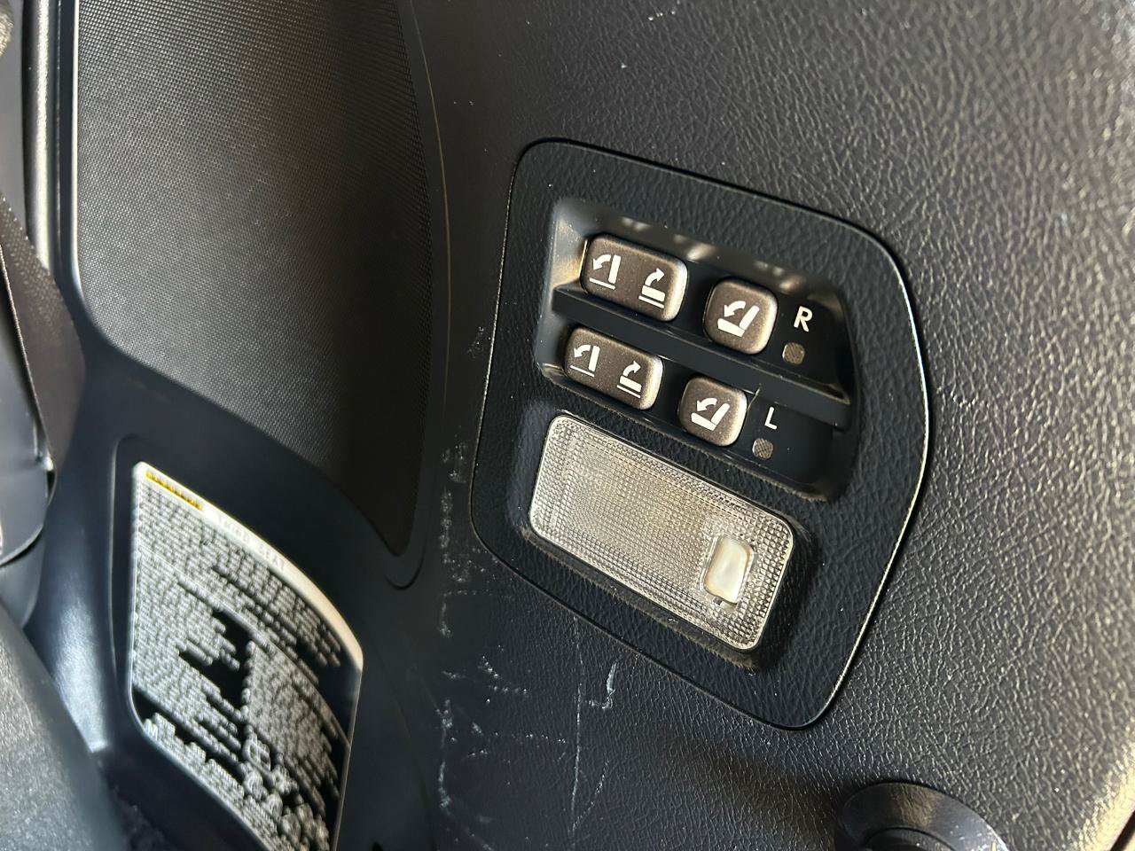 Used 2014 Lexus LX 570 4WD image 19