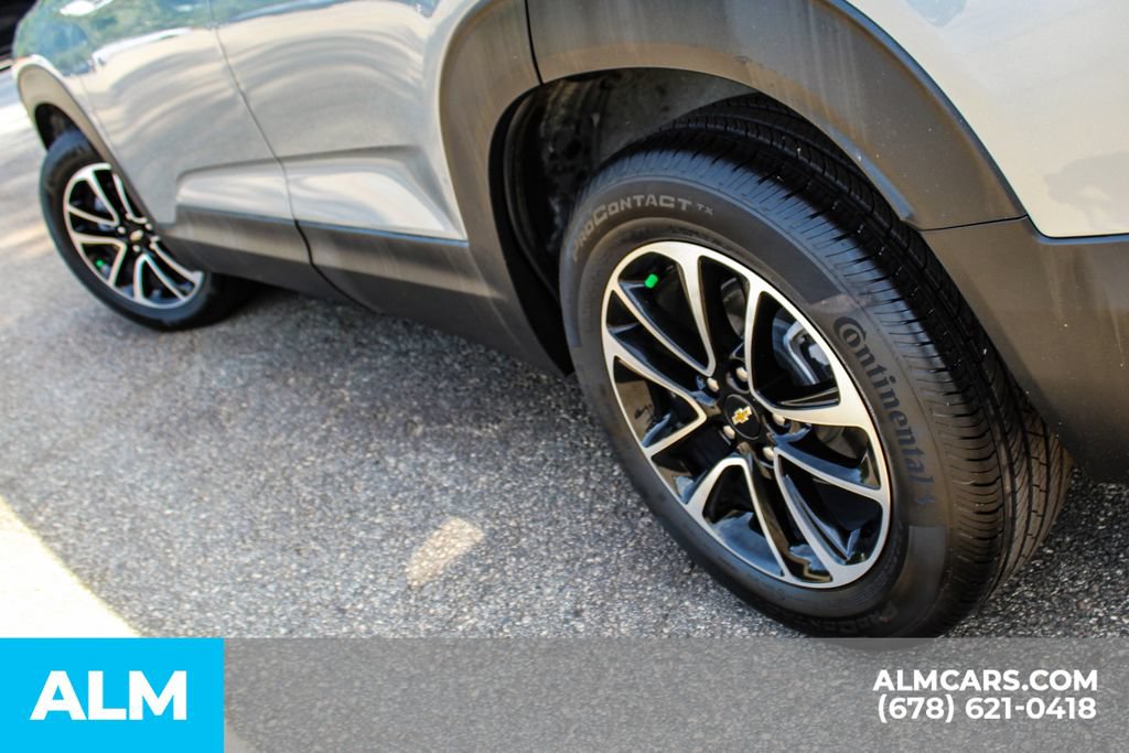 Used 2025 Chevrolet TrailBlazer LT FWD image 14