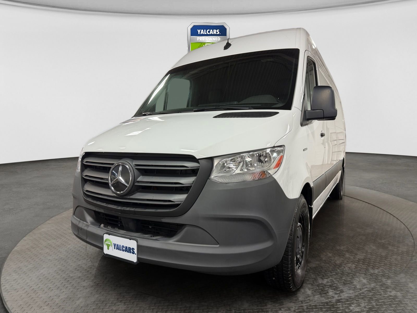 Used 2024 Mercedes-Benz eSprinter 170 Cargo w/ Dashboard Charging Package image 9