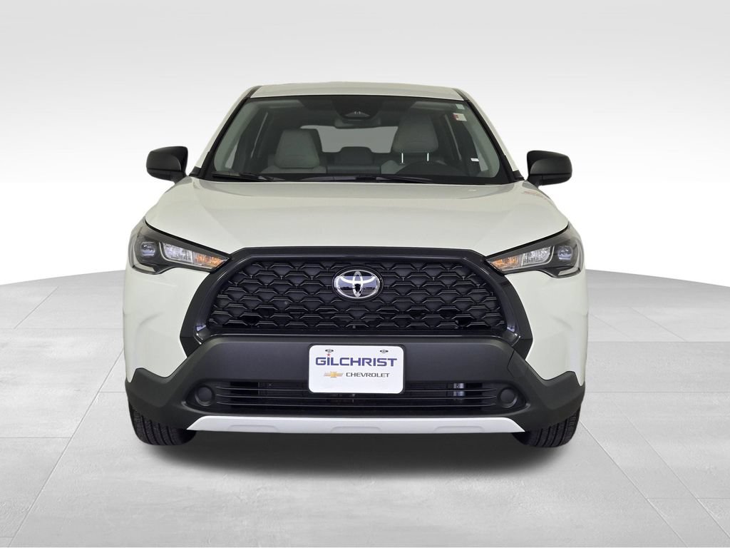 Used 2025 Toyota Corolla Cross L FWD image 2