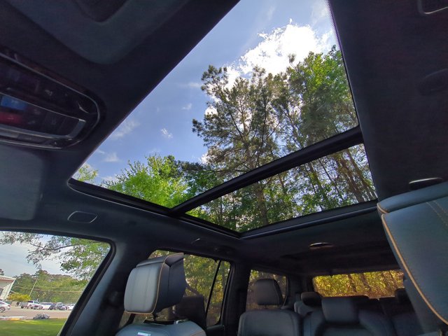 Used 2022 Jeep Grand Wagoneer Series II w/ Premium Group II image 21