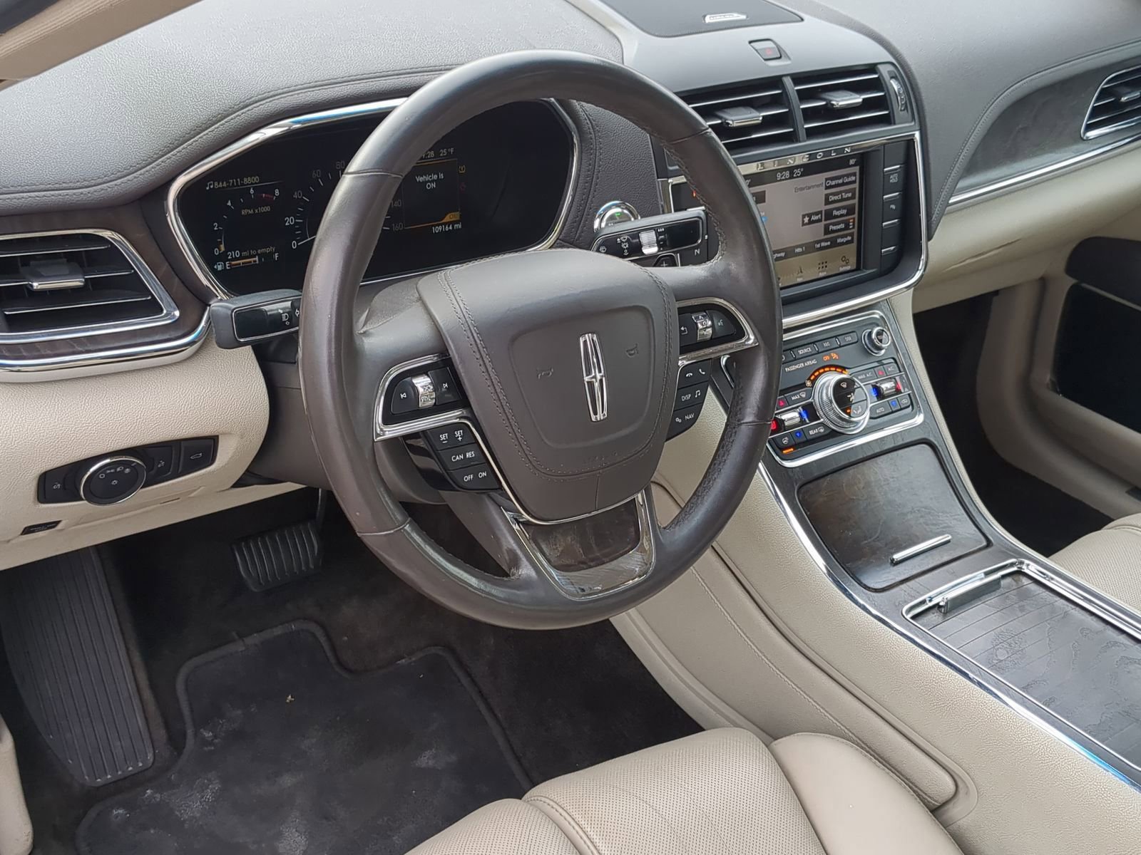 Used 2017 Lincoln Continental Reserve w/ Climate Package image 14