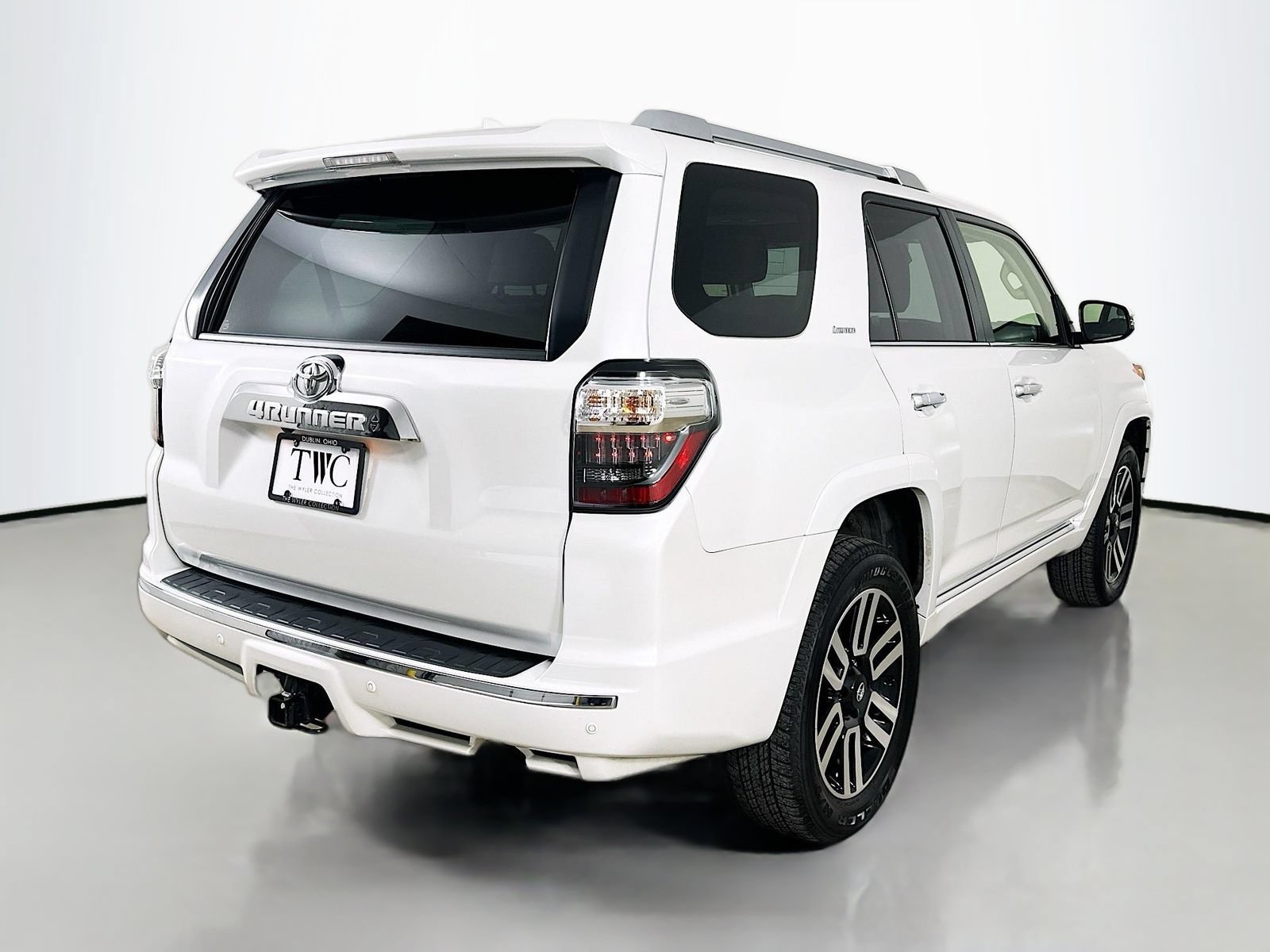 Used 2024 Toyota 4Runner Limited AWD/4WD image 5