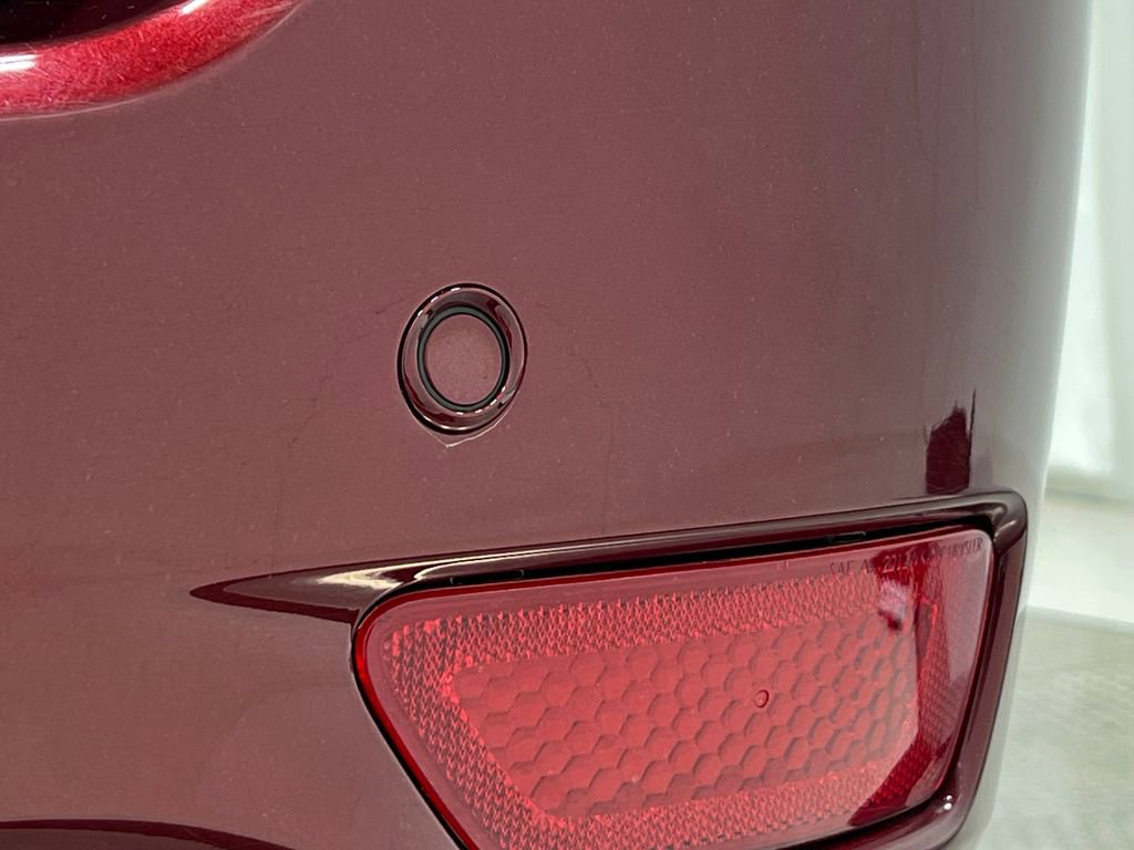 Used 2019 Jeep Grand Cherokee Altitude image 13