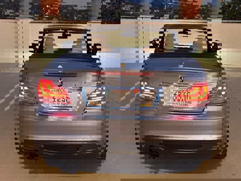 Used 2012 BMW 135i Convertible image 9