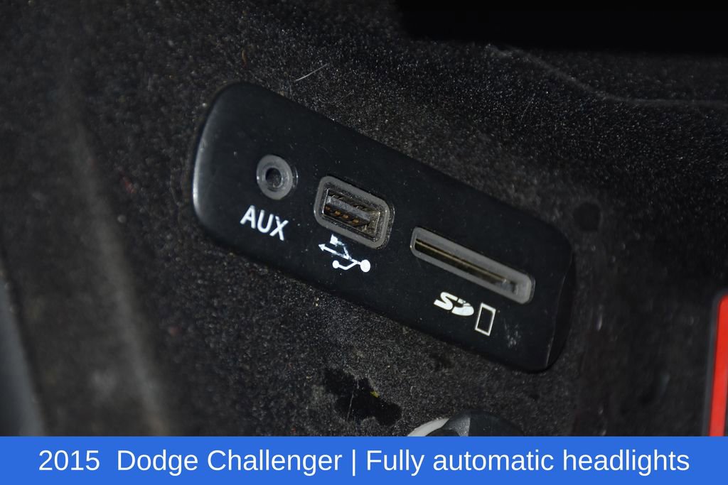 Used 2015 Dodge Challenger SXT w/ Driver Convenience Group image 20