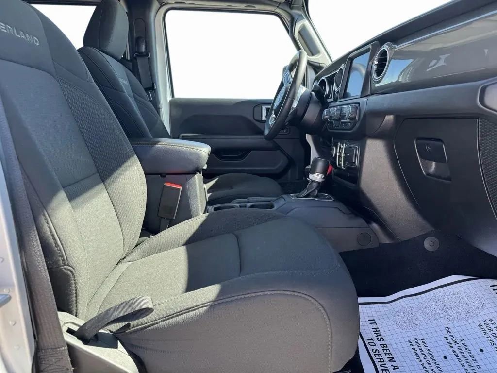 Used 2023 Jeep Gladiator Overland image 12