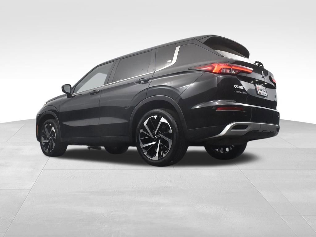 Used 2023 Mitsubishi Outlander SE image 53