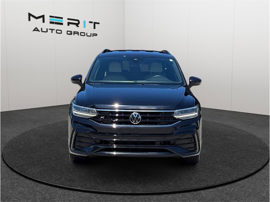 Used 2022 Volkswagen Tiguan SE R-Line FWD image 3