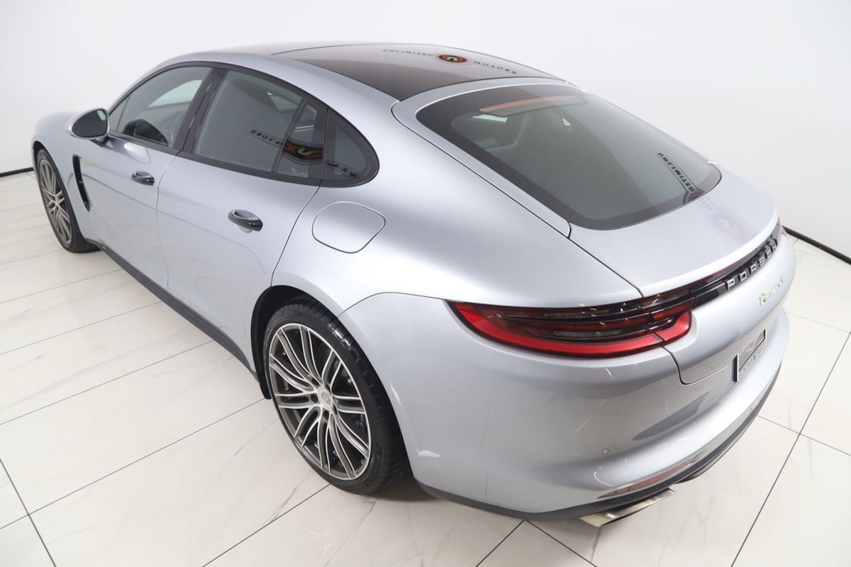 Used 2018 Porsche Panamera 4 AWD/4WD image 33