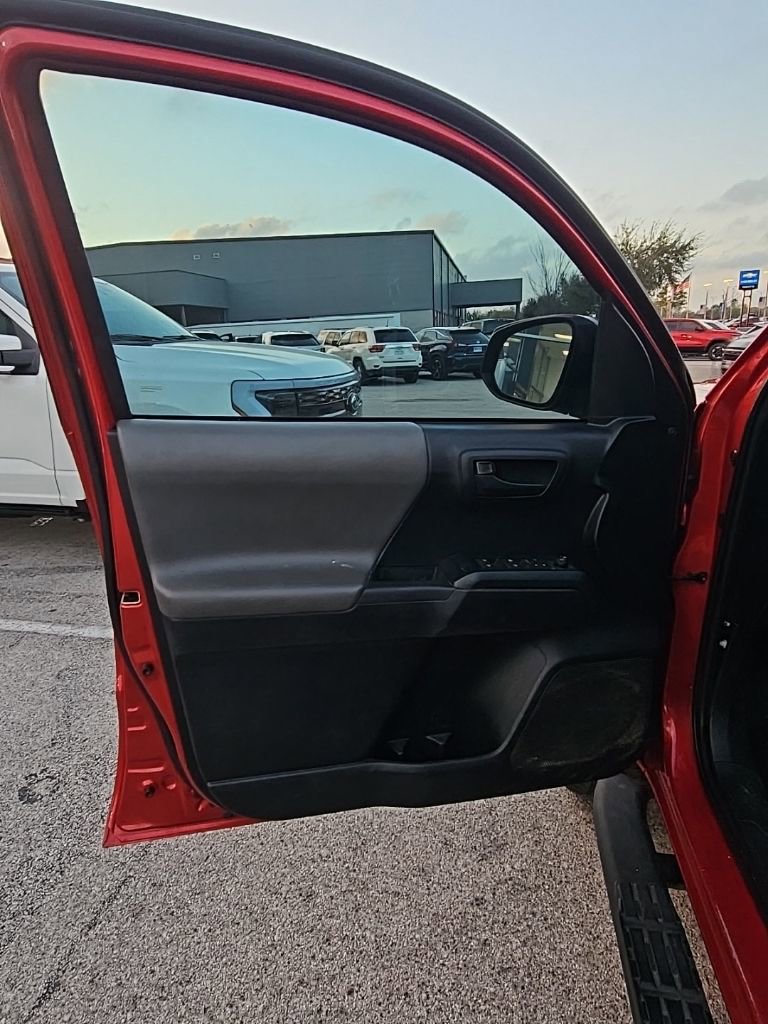 Used 2019 Toyota Tacoma SR w/ SR Convenience Package RWD image 10
