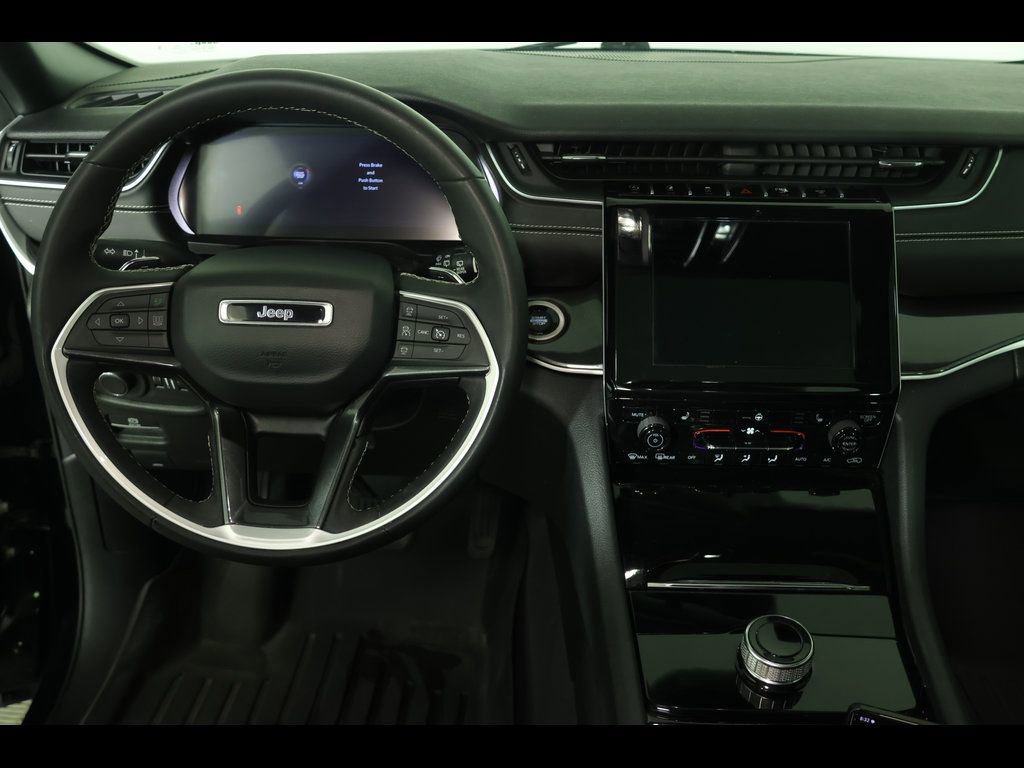 Used 2023 Jeep Grand Cherokee Altitude image 17