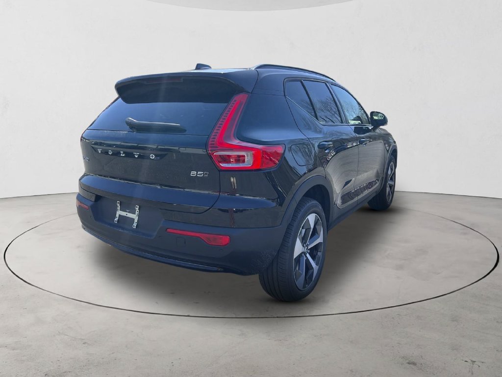 New 2026 Volvo XC40 B5 Plus w/ Climate Package AWD/4WD image 5