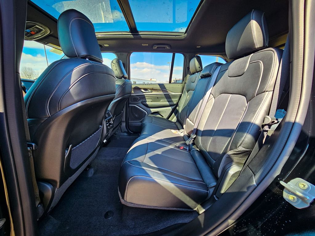 New 2026 Jeep Grand Cherokee Limited image 36