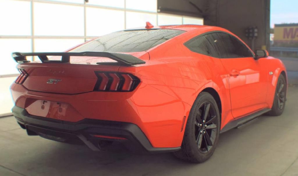 Used 2025 Ford Mustang GT RWD image 3