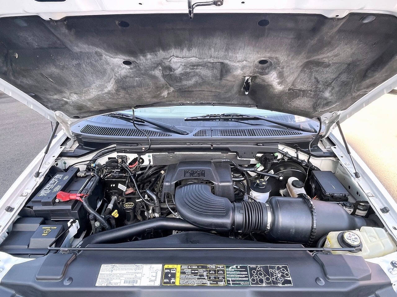 Used 2003 Ford F150 Lariat RWD image 4