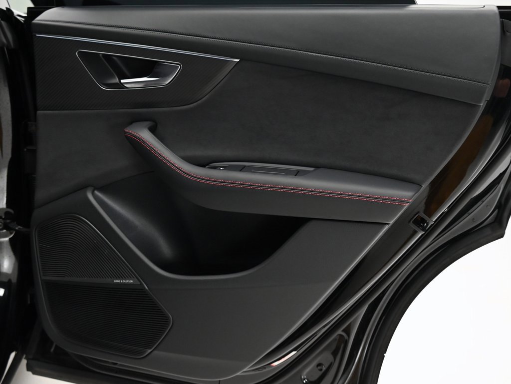 Used 2023 Audi RS Q8 4.0T image 21