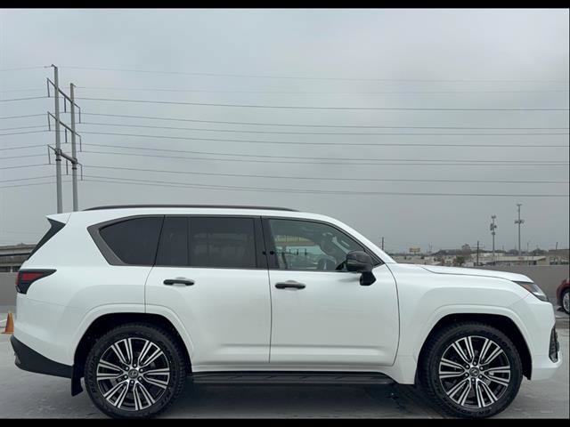 New 2026 Lexus LX 600 4WD w/ Luxury Package image 10