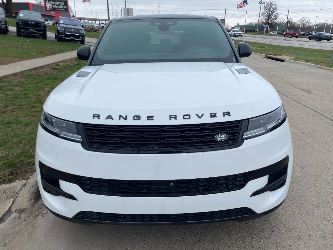 Used 2024 Land Rover Range Rover Sport SE image 8