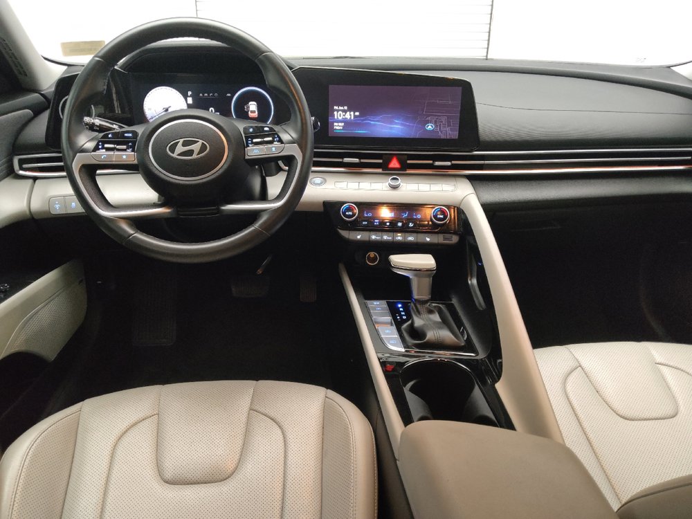 Used 2025 Hyundai Elantra Limited FWD image 22