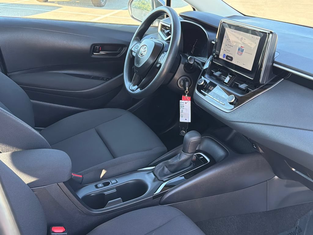 Used 2026 Toyota Corolla LE FWD image 9