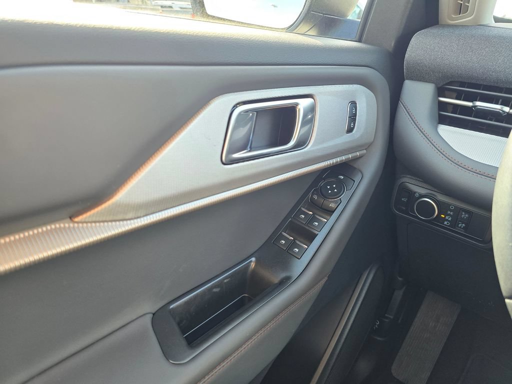 New 2026 Ford Explorer Active AWD/4WD image 28