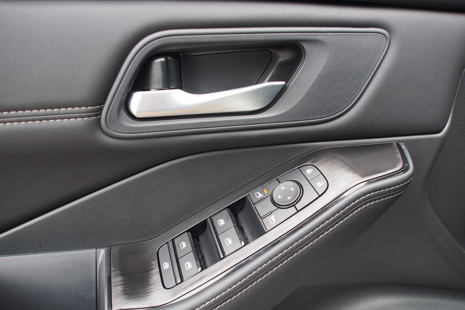 New 2026 Nissan Rogue Dark Armor FWD image 18
