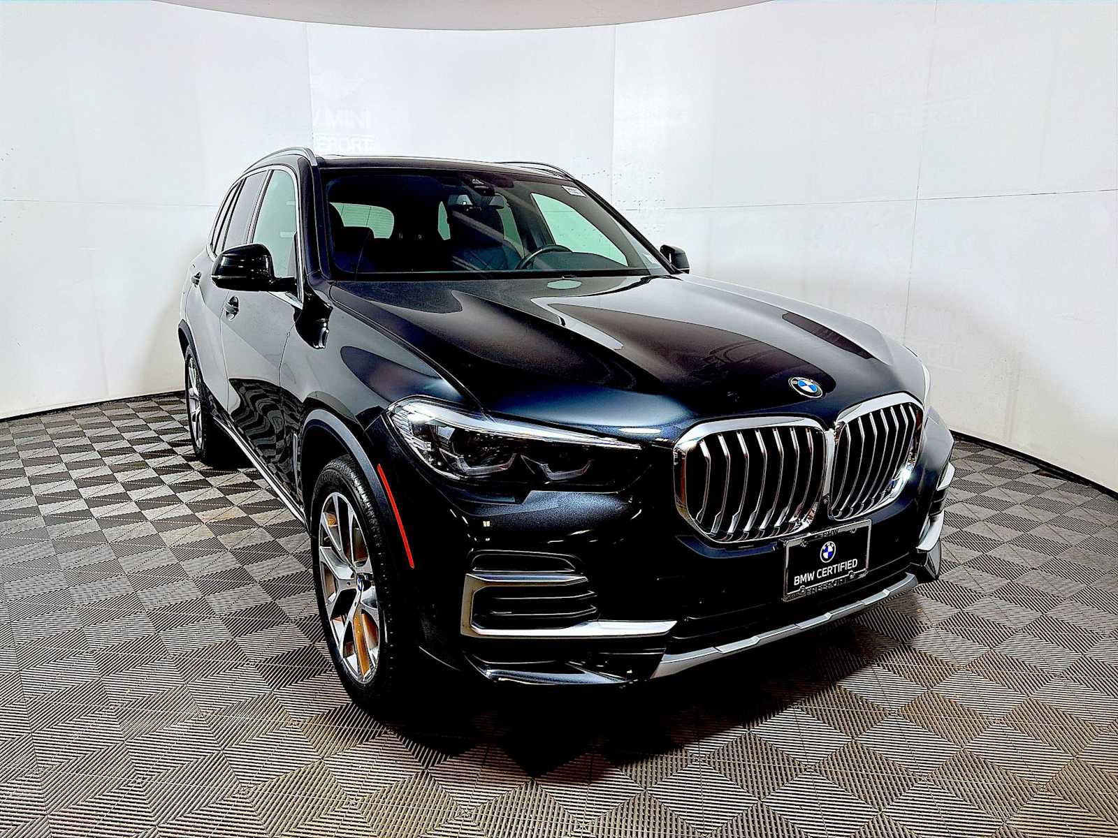 Certified 2023 BMW X5 xDrive40i w/ Premium Package image 2