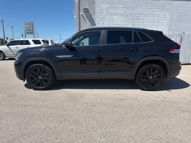 Used 2023 Volkswagen Atlas Cross Sport SE FWD image 2