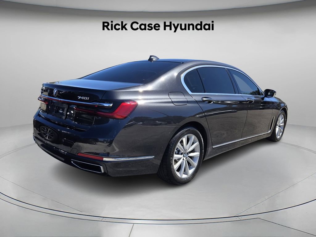 Used 2022 BMW 740i xDrive w/ Premium Package image 8
