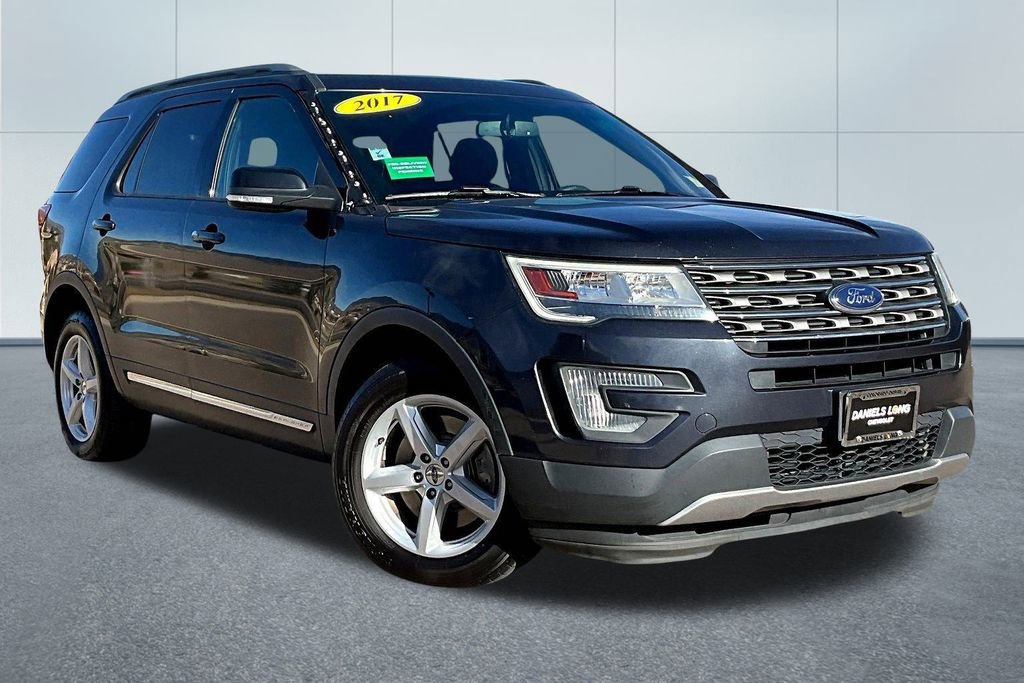 Used 2017 Ford Explorer XLT w/ Equipment Group 201A image 11