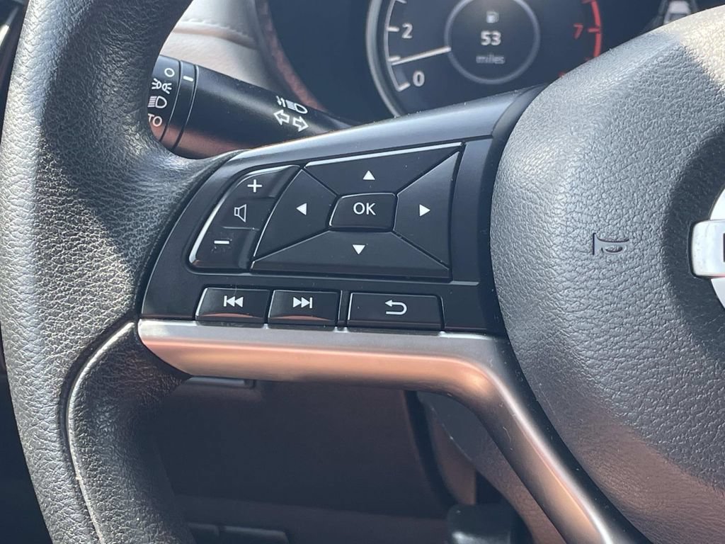 Used 2022 Nissan Versa SV FWD image 22