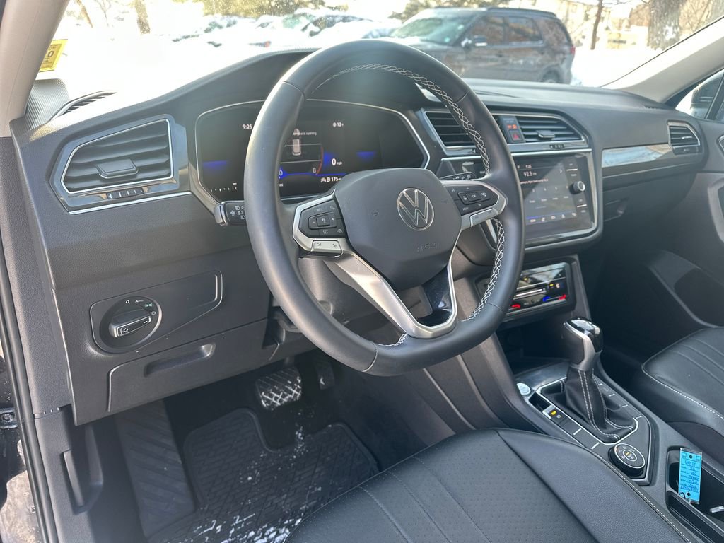Certified 2022 Volkswagen Tiguan SE w/ Panoramic Sunroof Package image 6