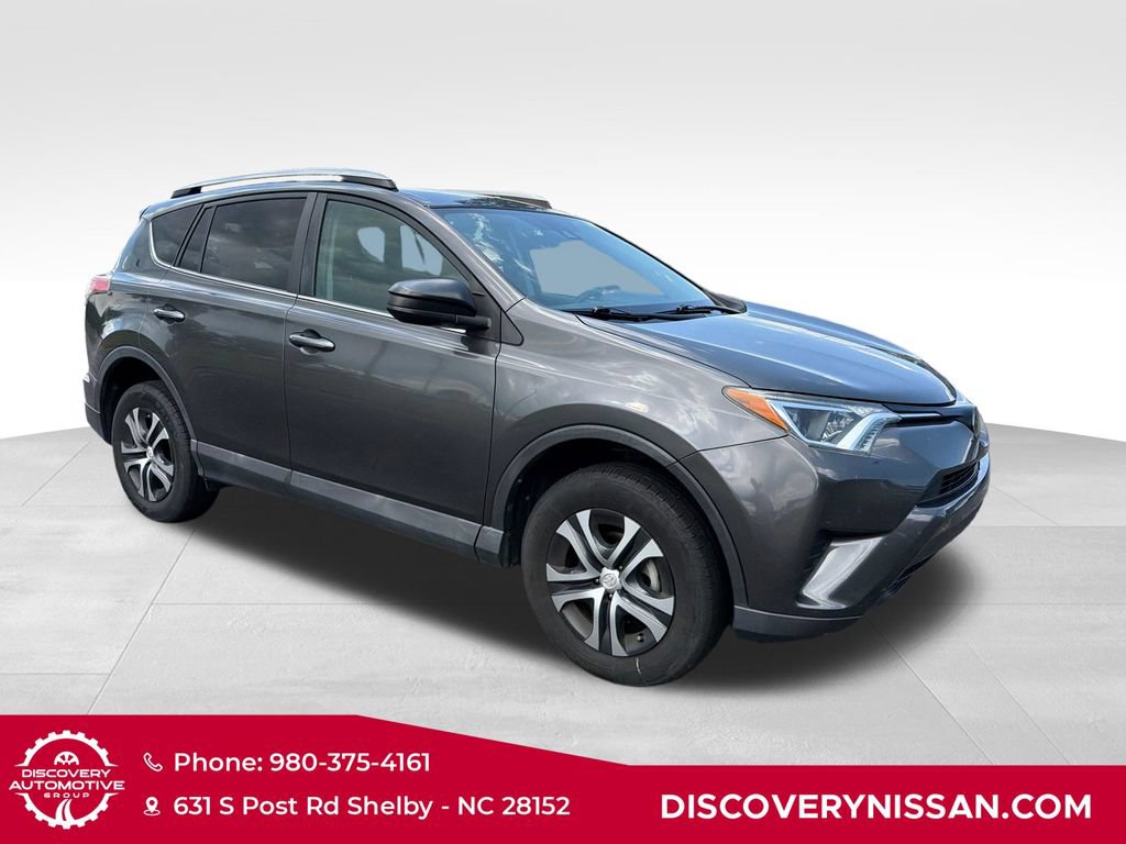 Used 2018 Toyota RAV4 LE FWD image 6
