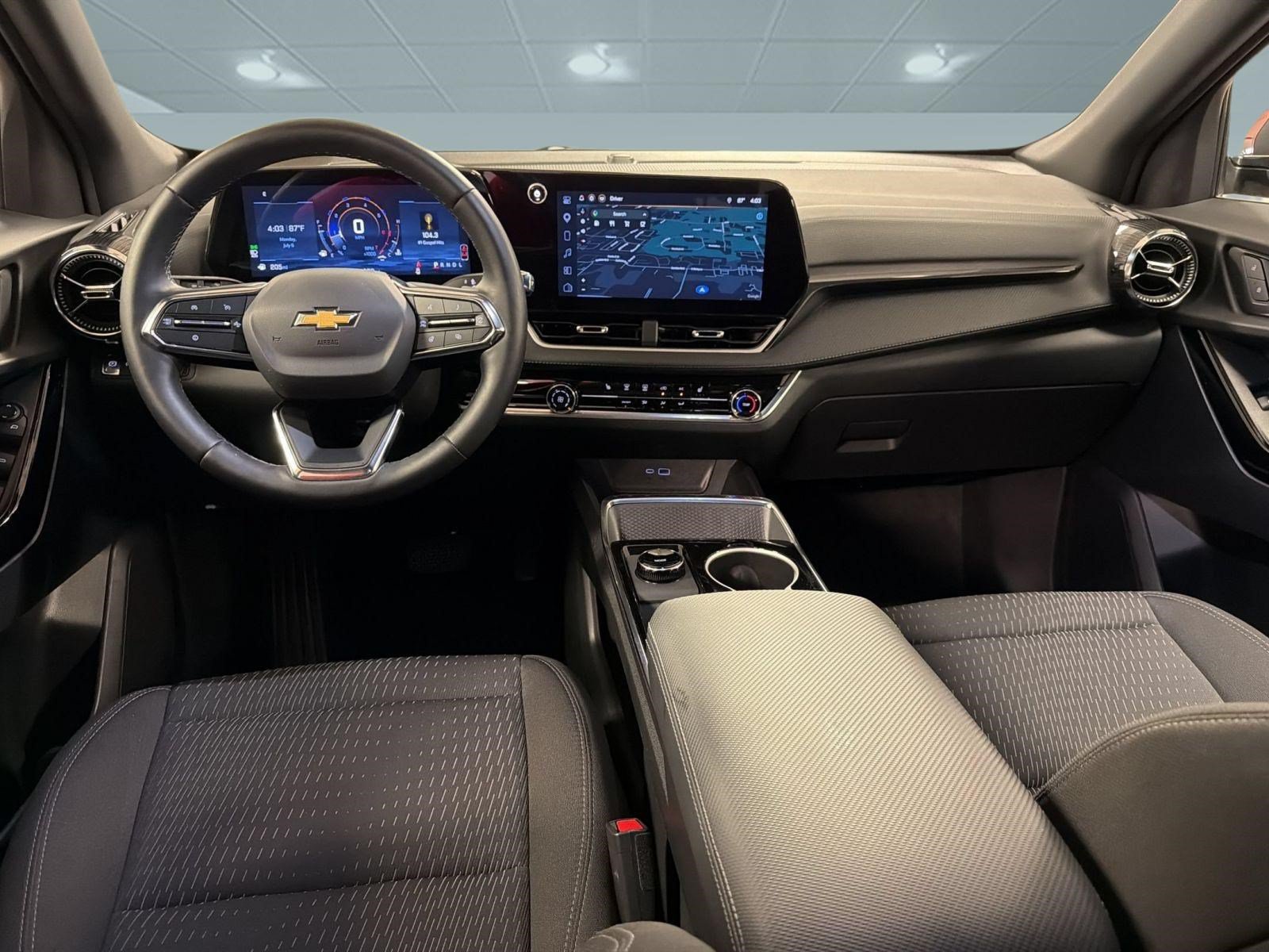 Used 2026 Chevrolet Equinox LT FWD image 16