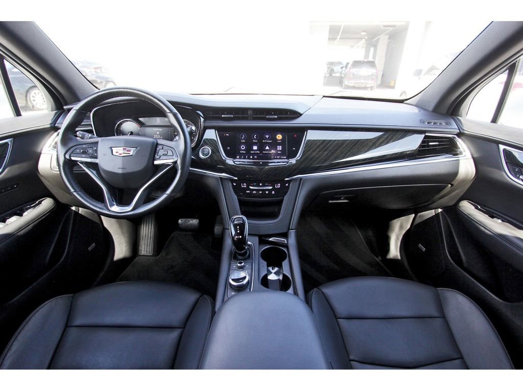 Used 2020 Cadillac XT6 Premium Luxury image 9