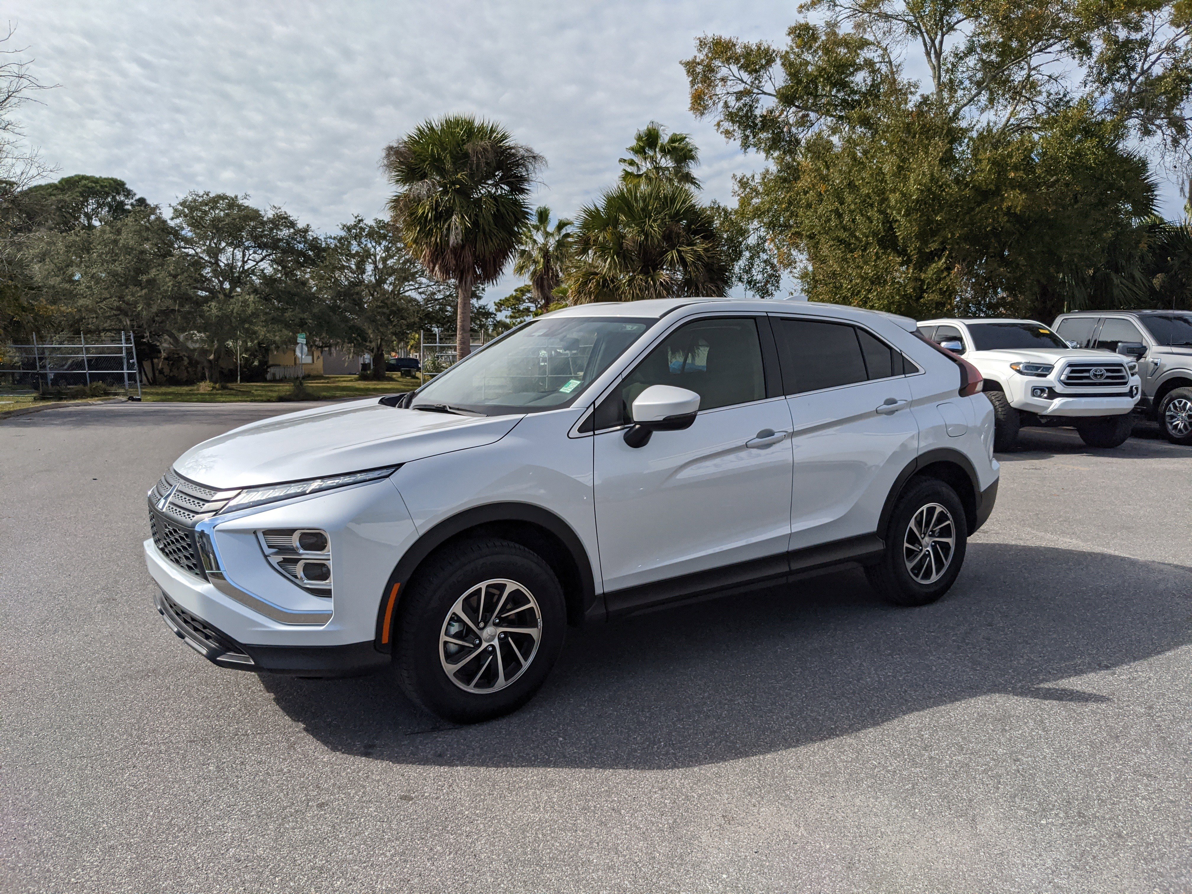Used 2025 Mitsubishi Eclipse Cross ES image 4