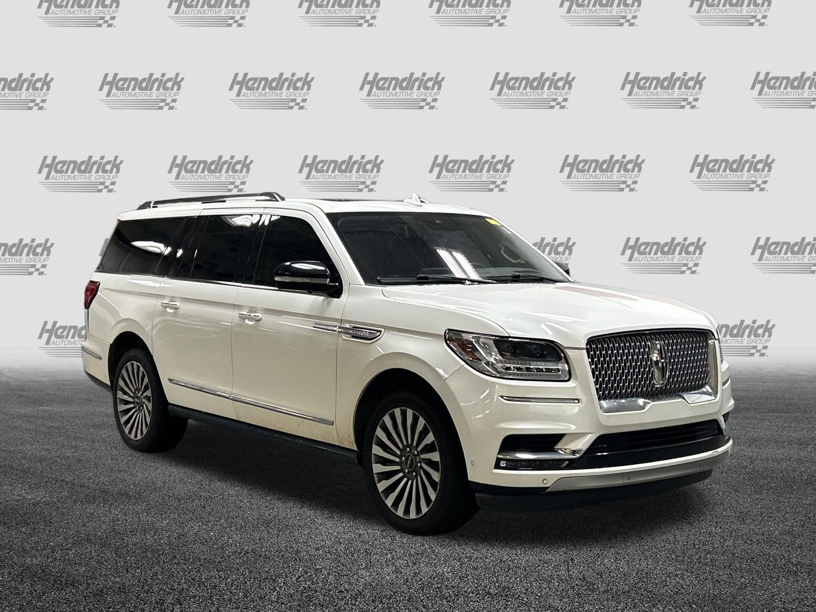 Used 2020 Lincoln Navigator L Reserve w/ Luxury Package AWD/4WD image 2