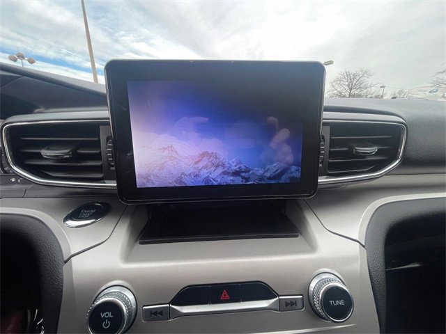 Used 2022 Ford Explorer XLT w/ Equipment Group 202A image 21