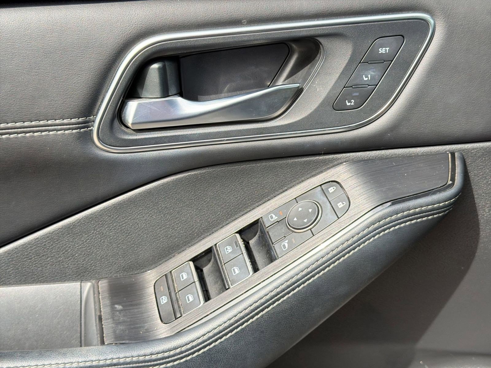 Used 2023 Nissan Rogue Platinum w/ Platinum Premium Package image 21